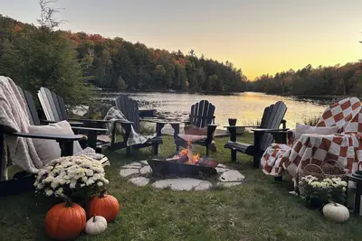Image de Lantern Cove A-Frame on Sunken Lake
