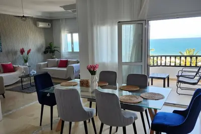 Image de Appartement à la marsa corniche presque pieds dans l'eau