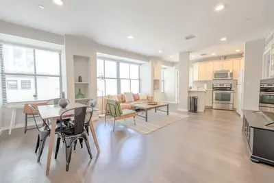 Image de Milk153-7a-2/2 · Spacious Fidi 2br/1br | Close to Everything!