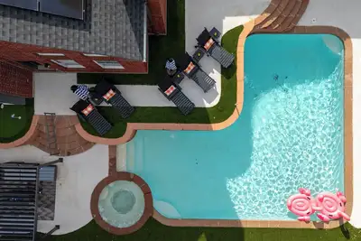 Allen Oasis Pool, Heated Spa, Putting & Game Room