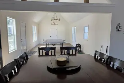 Gorgeous 5 bedroom Master's home