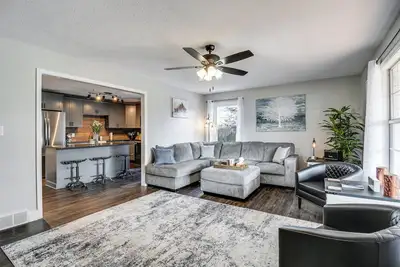 Image de Country Setting w/ Modern Feel! Group Stay in Waco