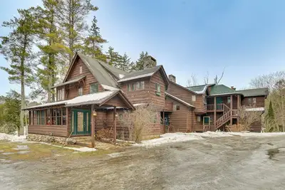 Image de Great for Gatherings! Lakefront Ticonderoga Villa