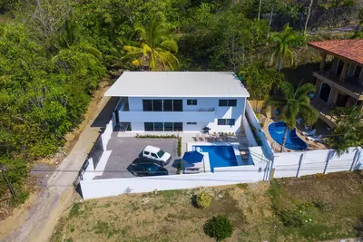 Image de Villa in beautiful beach! 5 minutes from the beach.