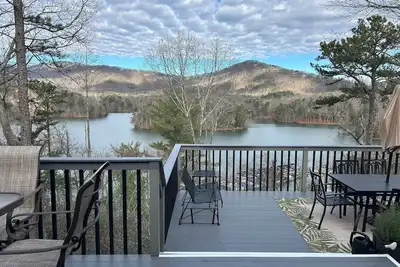 Image de Lake and Mountain Views!