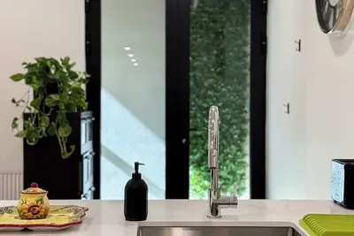 Image de Live like a local in  Toronto/subway 200m/Downtown 20 m /Dining&Shops Nearby/