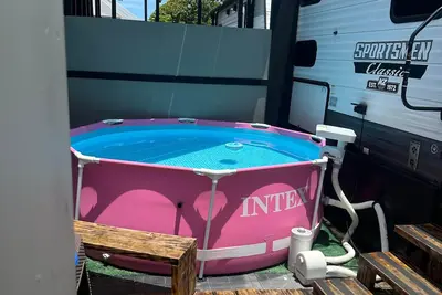 Villa Piscina #4 en Levittown Toa Baja