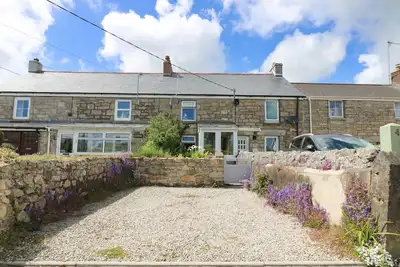 Image de Driftwood Cottage, family friendly, with open fire in Helston