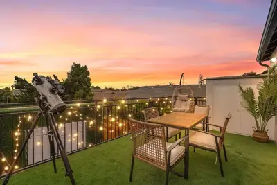 Image de Twilight Terrace - Telescope - 15 Min to Beach