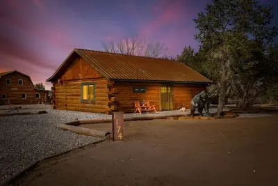Image de One-bedroom, one-bath cabin in the heart of Arizona’s premier Hunting Unit 1.