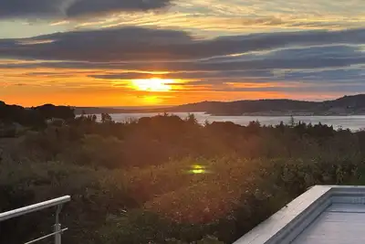 Image de Vue mer du golf de St Tropez villa contemporaine jardin terrasses au calme