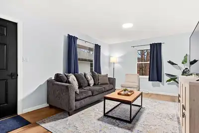 Image de Home Suite Home-G: Minutes to Downtown & P Heights