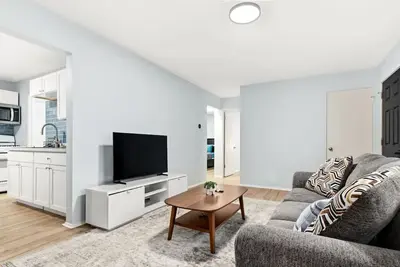 Image de Home Suite Home-i: Minutes to Downtown & P Heights