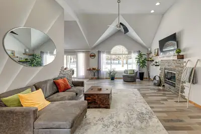 Image de 3 Mi to Historic Dtwn Hartland: Family Retreat