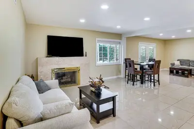 Image de 5 Mi to Anaheim Convention Center: Retreat w/ Yard