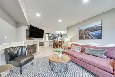 Image de 2 Mi to Lumen Field & World Cup! Seattle Townhome