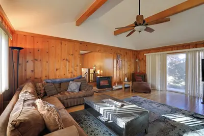 Image de Easy Access to I-25 & I-76: North Denver Retreat!