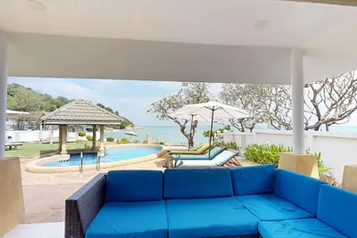 Image de Ferienvilla mit Garten, Grill und Terrasse by Interhome