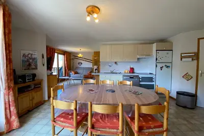 Appartement confortable avec parking près du centre-ville à Châtel