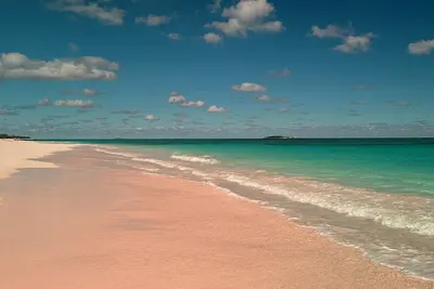 Image de New 2-bedroom house in marvelous Double Bay South Palmetto. Pink sand beach.