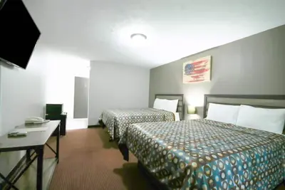 Image de 2 Queen Beds near Keg Creek Brewing | Near Hwy 34 | Ideal for Friends & Group