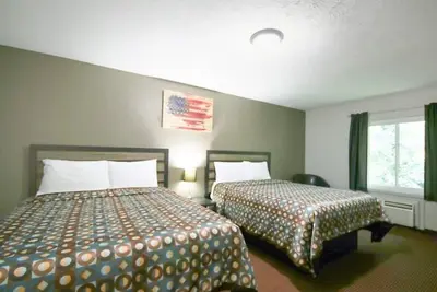 Image de 3 Lodgings Queen Stay near Near Hwy 34 | Easy Commute | Free Parking