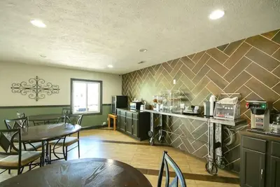 Image de 4 Accommodations Family Stay 2 Miles to Lake Park | Near Hwy 34 | Free Parking