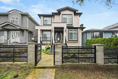 Image de Bright & Cozy 4br Vancouver Basement Suite