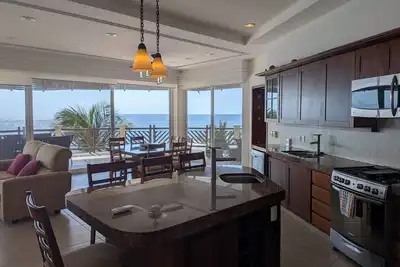 Image de Beautiful 4 bdm Ocean Front Condo at Vivo Resorts