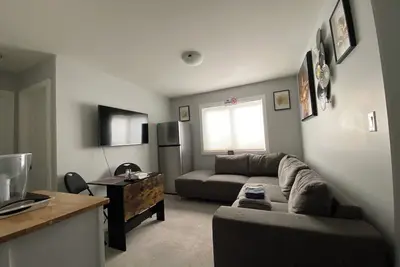 Image de Greensville 4Bedroom 3 Bathroom Suite in the Greens East Regina - Just like home