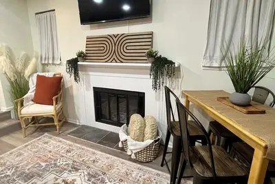 Image de Welcome to Eagles Landing- Beautiful and Clean 2 bedroom/2 bath condo in Indy!