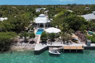 Image de Canal-Front Villa in a Tropical Paradise in Leeward Settlement!