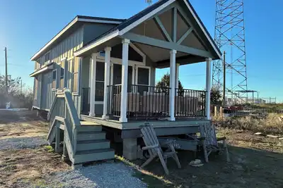 Image de Tiny Home on acreage. Horse boarding available.