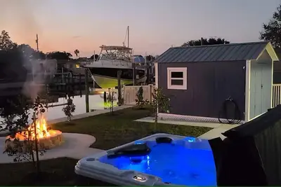 Image de Tranquil 3-bedroom house on canal, great patio, dock with Ac in charming Hudson