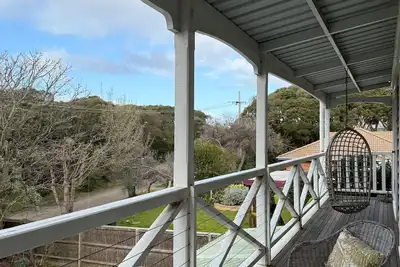 Image de Stay Salty Blairgowrie - Front & Back Beach House