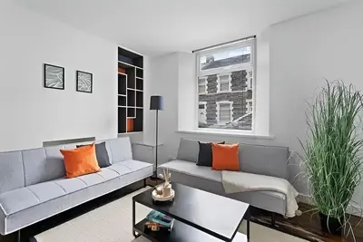 Image de Hot Tub Emerald Escape - Private Garden & Free Parking