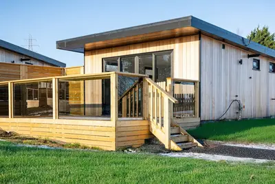 Image de Mandarin Lodge, with hot tub in Yarm