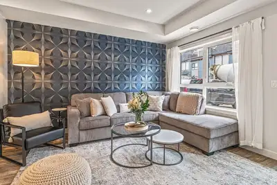 Image de Classic Modern 4br Nearby Dt with Hot tub & Pool