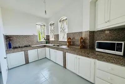 Image de 4br Villa with A/C -High speed Internet • 20mts from Beach • Rooftop Sunset Spot