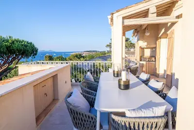 Image de Villa \"Marguerite\" mit eigenem Garten und Terrasse by Interhome