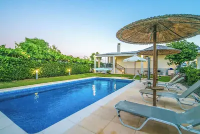 Villa Euphoria, Strand von Gennadi by Interhome