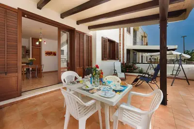 Iris Three Bathrooms with equipped outdoor space