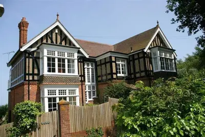 Image de West Ingle Large Edwardian Home Overlooking Seagrove Bay
