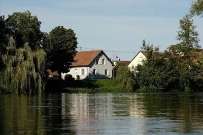 Image de Our waterfront house in a village with golf course and Michelin star restaurants