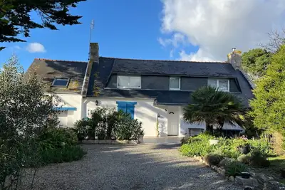 Image de \"Ty Berc'hed - Cœur de Bretagne\" longère bigoudène proche de la mer et au calme