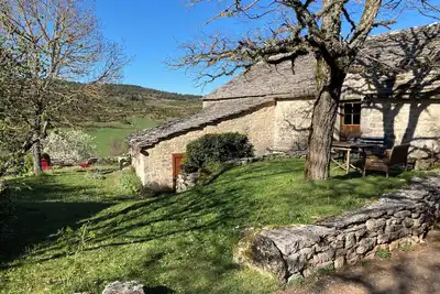 Image de Anilhac, authentique maison caussenarde avec vue imprenable sur le causse Méjean