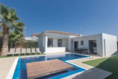 Image de Ayia Napa Satin Villa Svi1 by Interhome