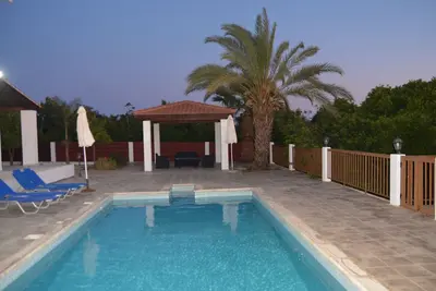 Image de mit privatem Pool by Interhome