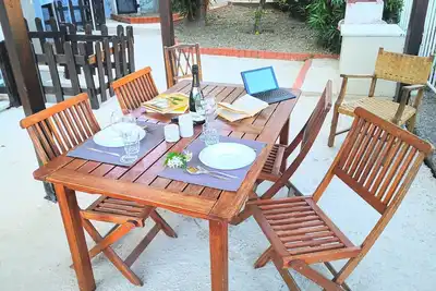 Image de Wohnung mit Garten, wenige Minuten vom Meer entfernt by Interhome