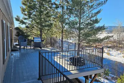 Image de Up The Creek Retreat, 4 bed, 5bath home on 500ft of creek frontage. New Listing!